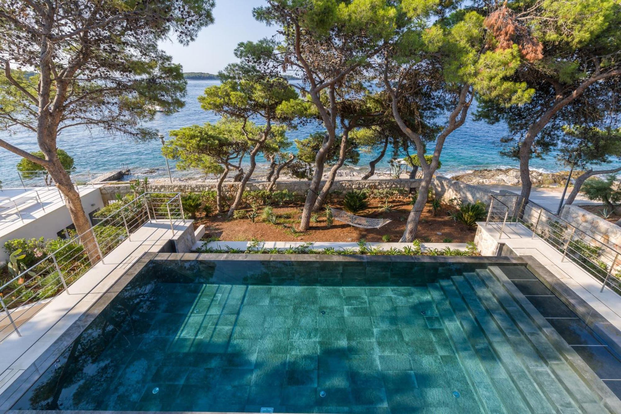 Pakleni View Villa: Seafront Splendor With Infinity Pool Vila Hvar Town